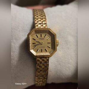 Montre manuelle femme vintage années 70 Cardinal 17 bijoux ton or  Japon